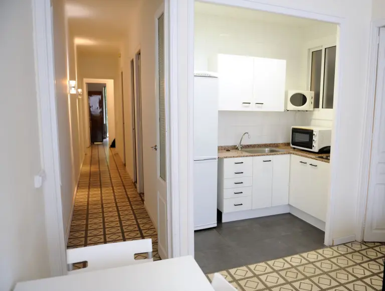 Shared apartment, small single room – Linguaschools Barcelona