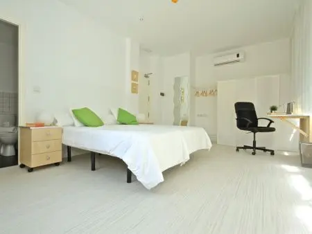 Homestay double room, breakfast – Escuela Montalban