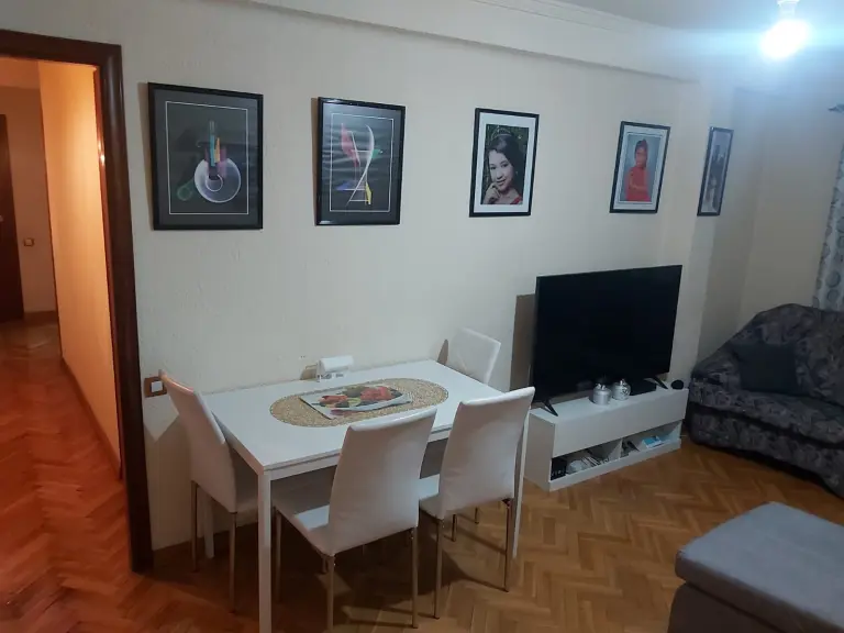 Host family, single, breakfast – Kingsbrook Barcelona