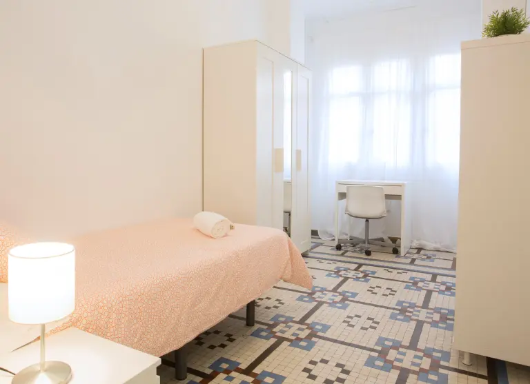 Shared apartment, single room – Expanish Malaga