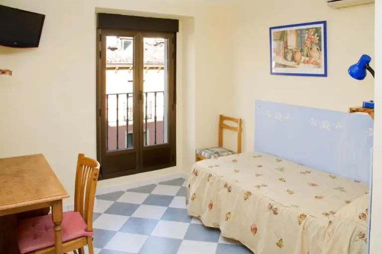 Private Studio - single occupant – Eureka Madrid